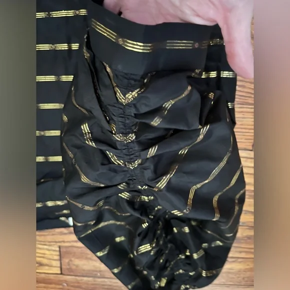 RARE vintage Tahari 80’s style black silk top with amazing ruched puff sleeves - Picture 4 of 9